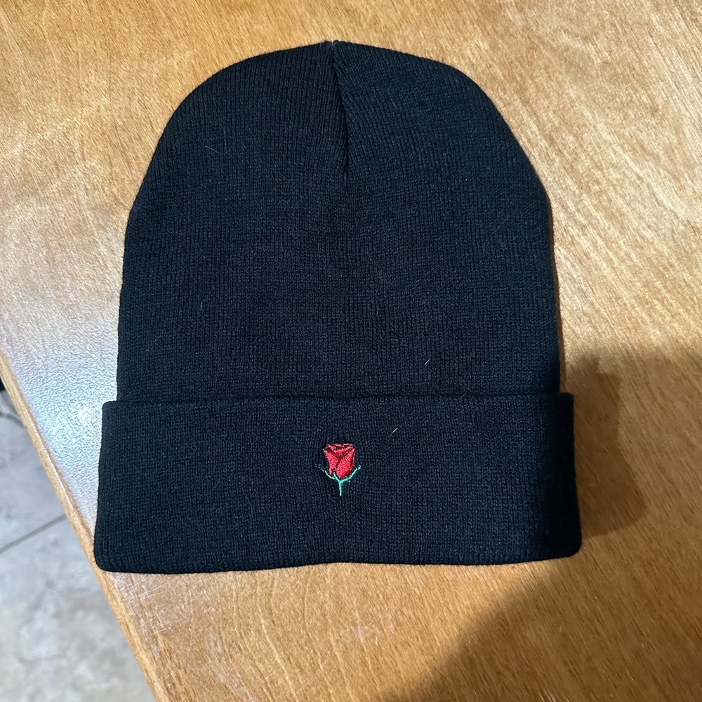 Black beanie with Rose